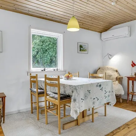 Feriehus 2 Roms Fantastisk Bolig I Føllenslev